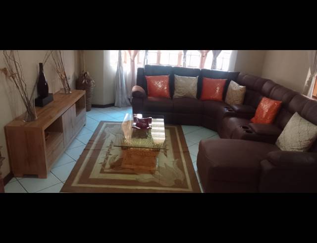 3 BEDROOM SECTIONAL TITLE FOR SALE IN CASHAN